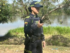 «La carrera por salvarlo: la noche en que una patrullera se convirtió en heroína»